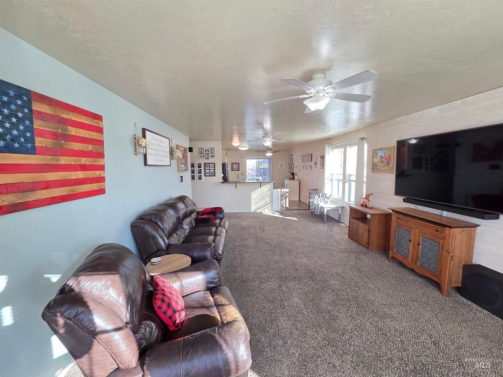 Photo of 5319 Wallace Way, Caldwell, ID 83607 (MLS # 98966216)