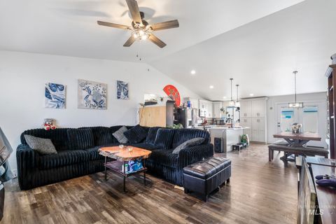 Photo of 498 Jesse Ave, Twin Falls, ID 83301 (MLS # 98983806)
