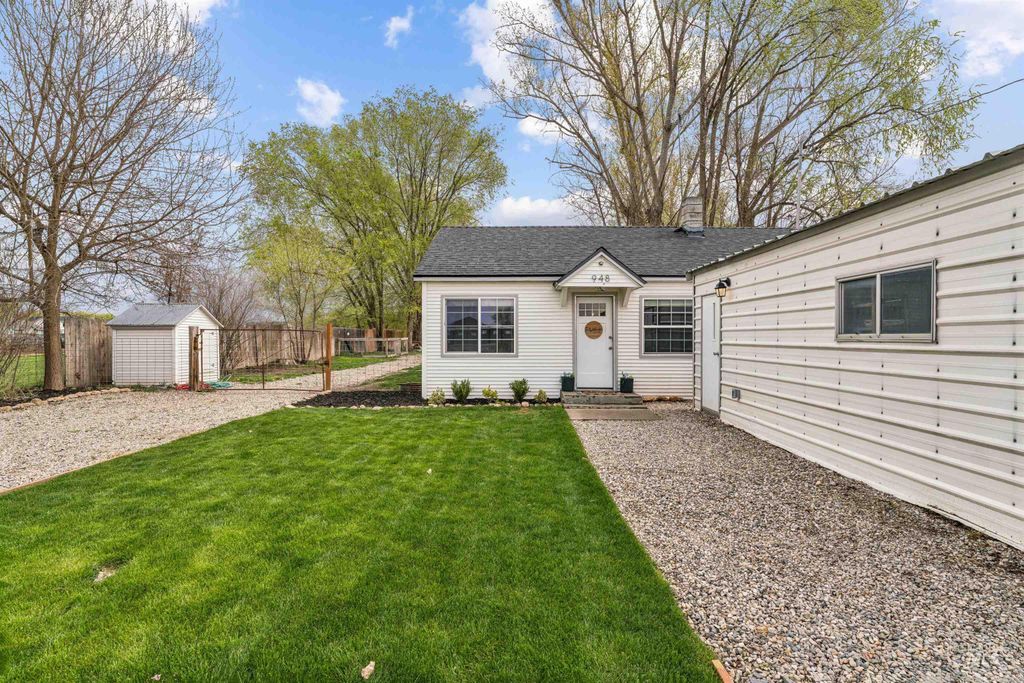 Photo of 948 S Mill Road, Emmett, ID 83617 (MLS # 98981196)