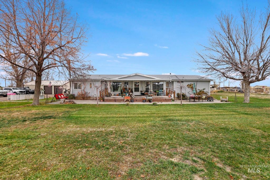 Photo of 518 Sawtooth Ave, Buhl, ID 83316 (MLS # 98968295)