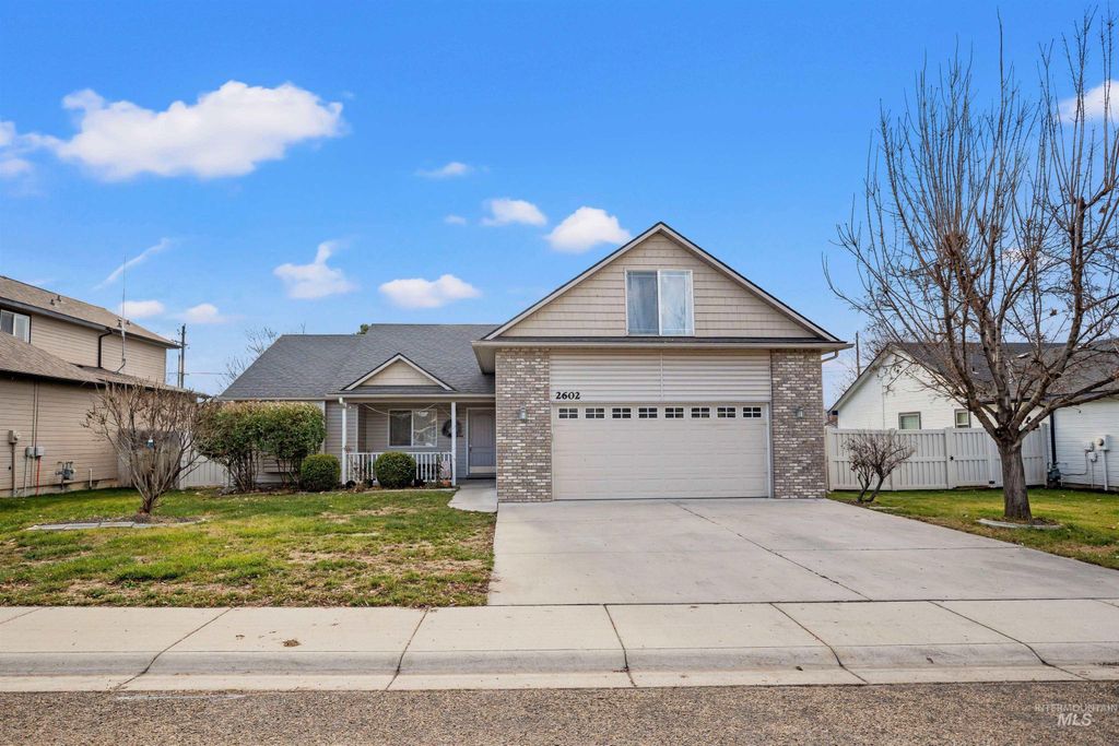 Photo of 2602 Autumncrest Street, Caldwell, ID 83605 (MLS # 98971569)