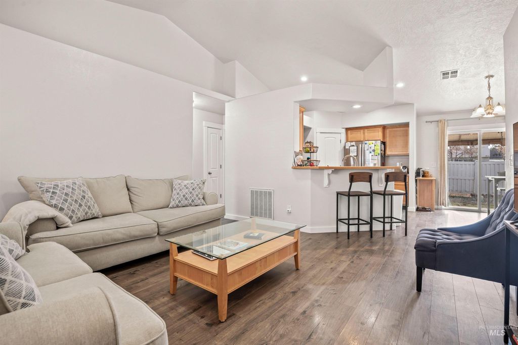 Photo of 2602 Autumncrest Street, Caldwell, ID 83605 (MLS # 98971569)