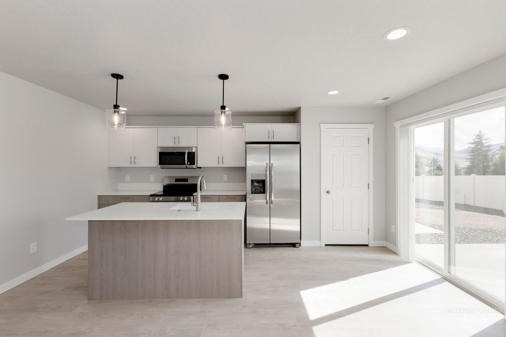 Photo of 121 Caribou St, Horseshoe Bend, ID 83629 (MLS # 98962445)