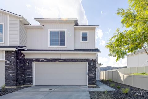 121 Caribou St Horseshoe Bend ID 83629