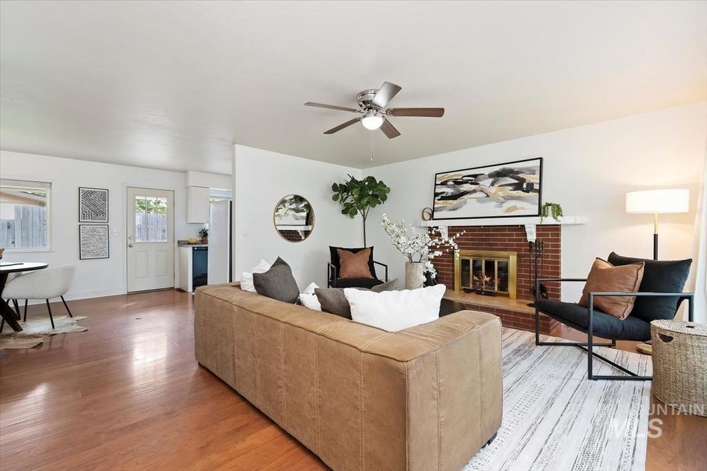 Photo of 1402 S Oaklawn Dr, Boise, ID 83709 (MLS # 98963687)