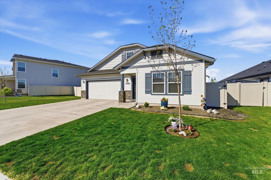 Photo of 3789 S Walnut Ridge Way, Nampa, ID 83686 (MLS # 98986393)