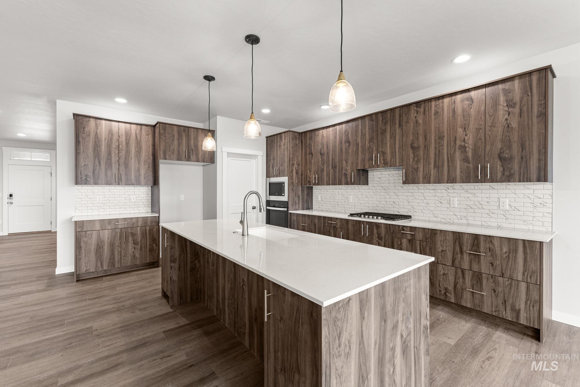 8345 E Cool River Lp