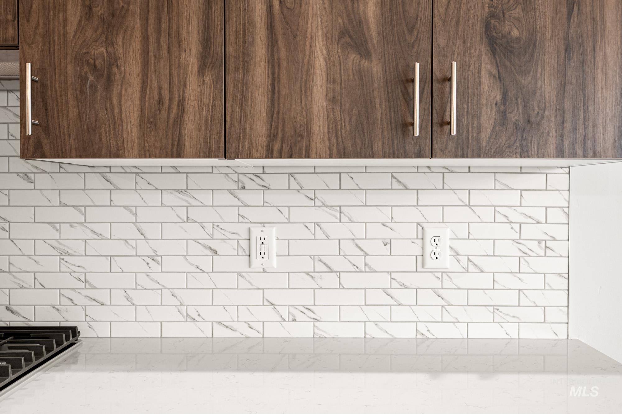 8345 E Cool River Lp