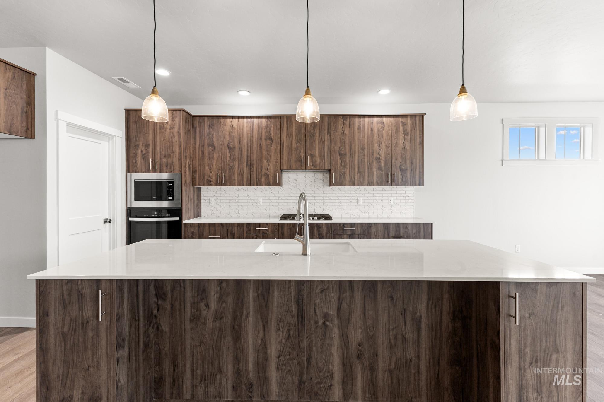 8345 E Cool River Lp