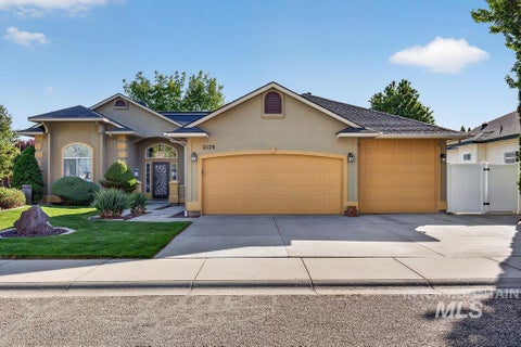 Photo of 2126 S Weimaraner Way, Meridian, ID 83642 (MLS # 98986304)