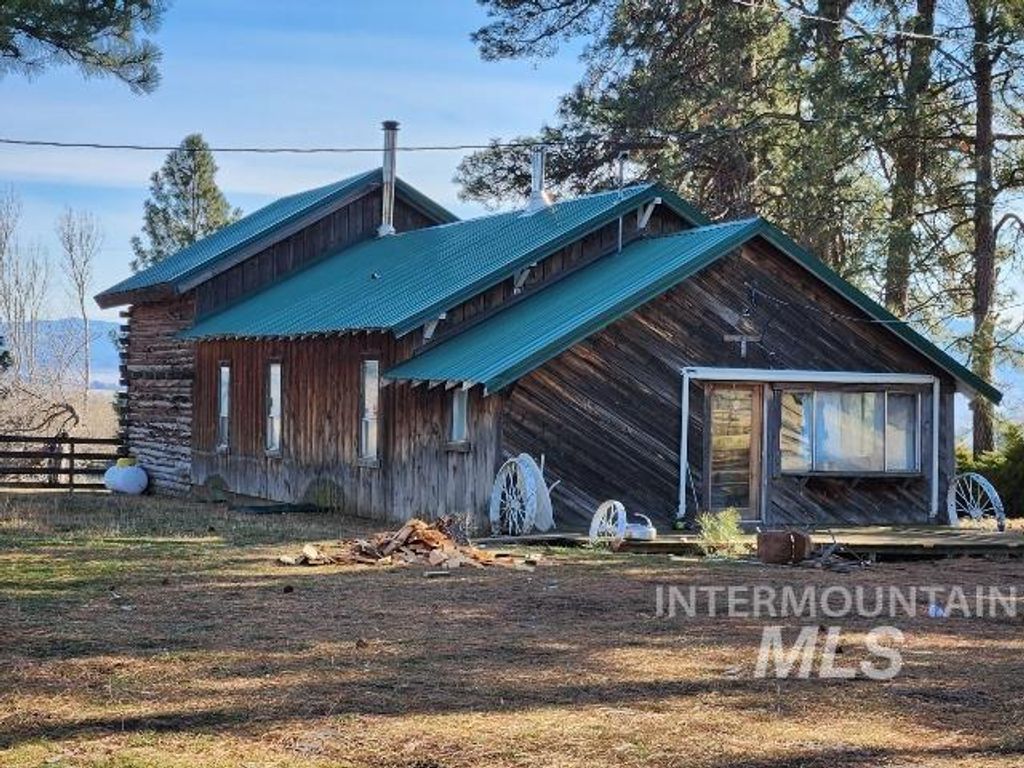 Photo of 62637 Dry Creek Lane, Summerville, OR 97876 (MLS # 98974211)