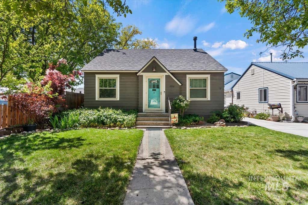 Photo of 1402 Idaho Ave, Caldwell, ID 83605 (MLS # 98987062)