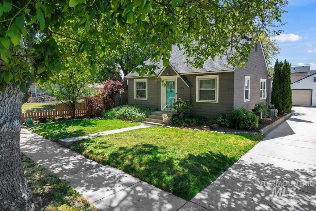 Photo of 1402 Idaho Ave, Caldwell, ID 83605 (MLS # 98987062)