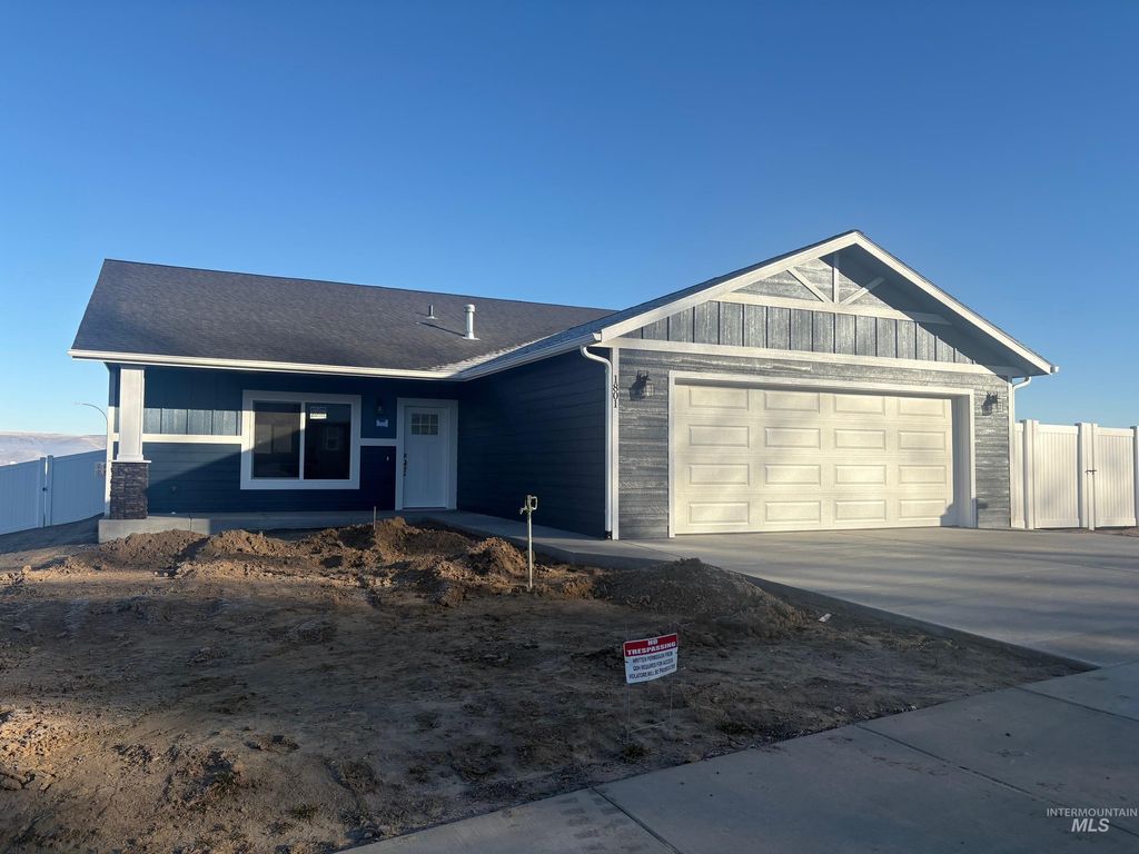 Photo of 1732 Yellowstone Court, Lewiston, ID 83501 (MLS # 98955420)