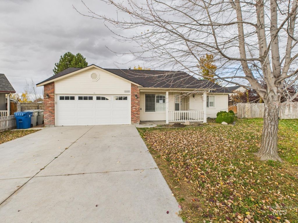 Photo of 640 Teton Dr, Nampa, ID 83686 (MLS # 98968528)