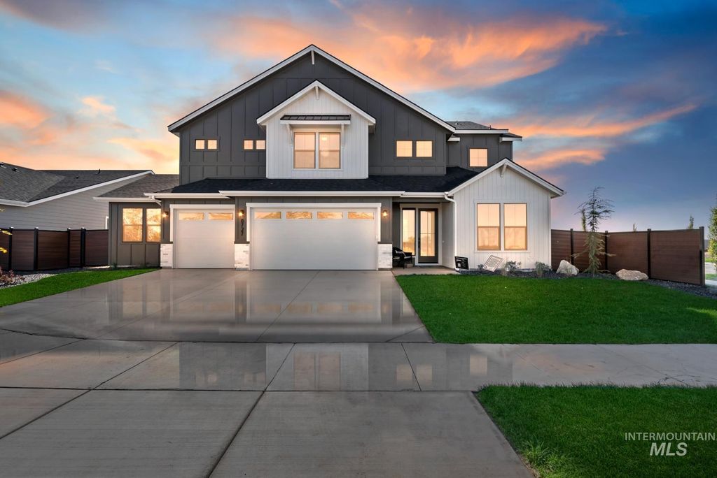 Photo of 8410 W Graye St, Meridian, ID 83646 (MLS # 98968322)