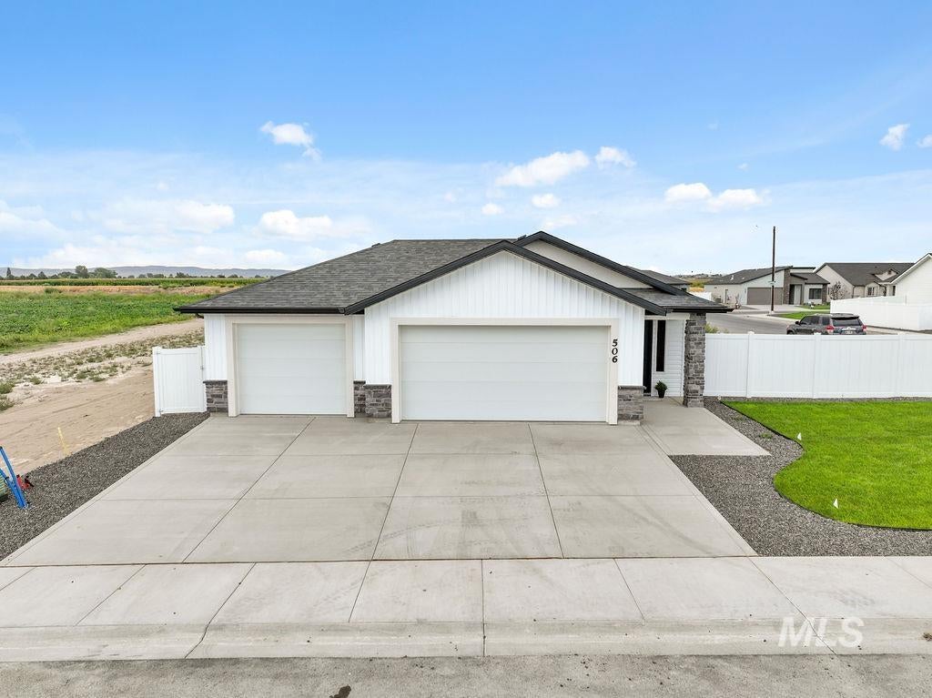 Photo of 506 Durango Rd, Twin Falls, ID 83301 (MLS # 98998847)