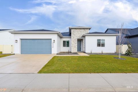 8555 S Country Wind Ave Meridian ID 83642