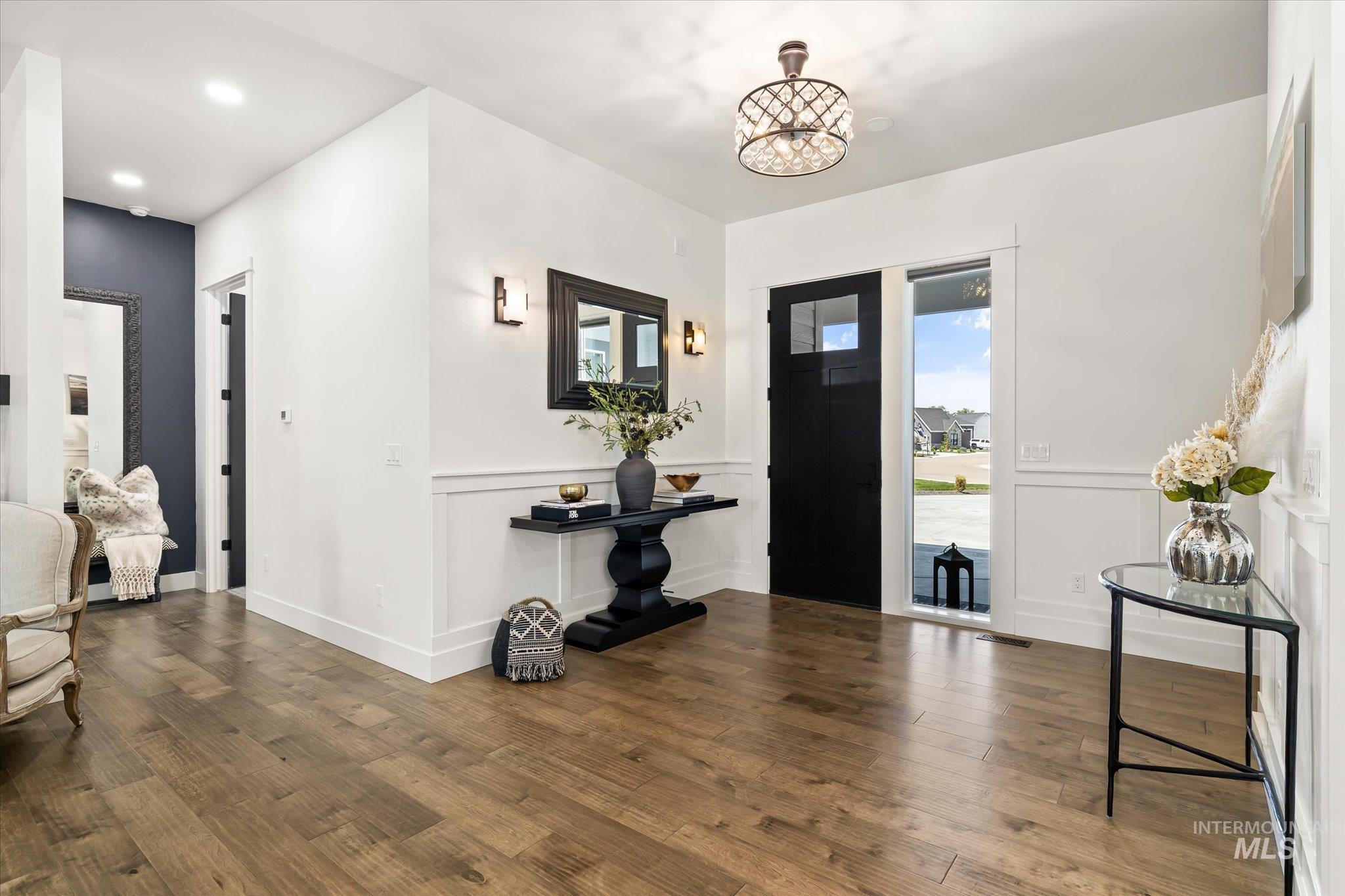 413 W Moray Street