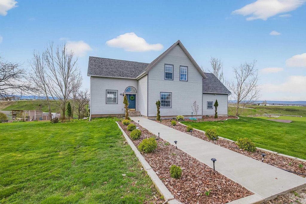 Photo of 6598 Cougar Ridge Road, Lewiston, ID 83501 (MLS # 98980081)