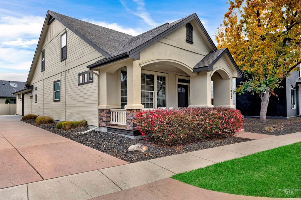 Photo of 1068 E Shadow Creek, Eagle, ID 83616 (MLS # 98968300)