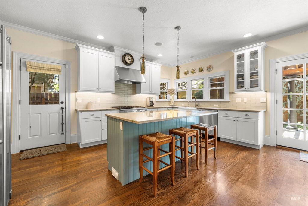 Photo of 1319 N 6th Street, Boise, ID 83702 (MLS # 98985915)