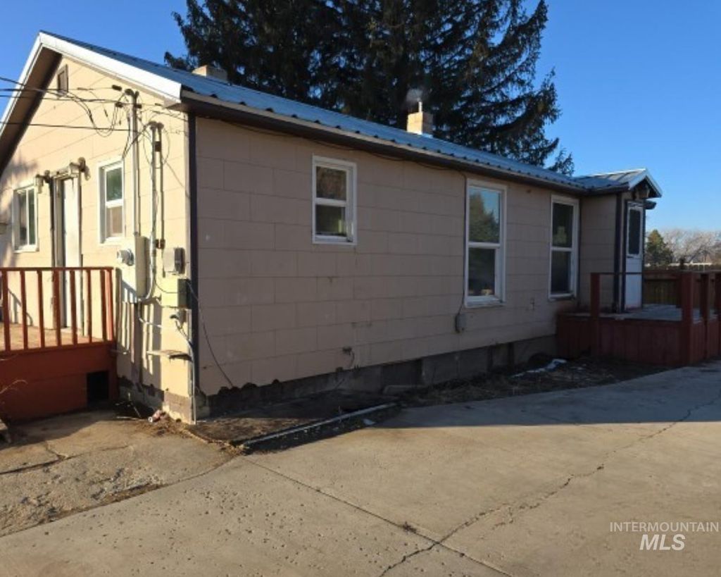 Photo of 620 S Fillmore St, Jerome, ID 83338 (MLS # 98977306)