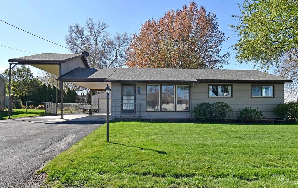 Photo of 1032 Alder Drive, Lewiston, ID 83501 (MLS # 98981183)