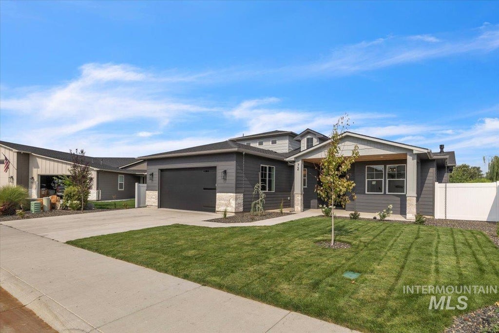 Photo of 72 S Ravine Way, Nampa, ID 83687 (MLS # 98995913)