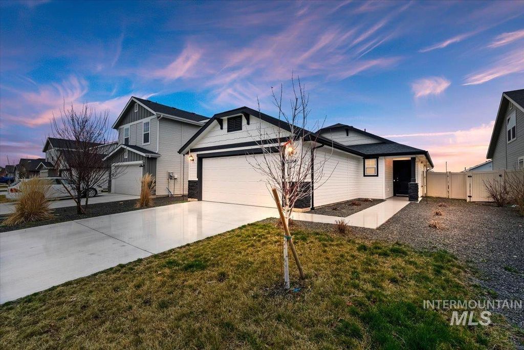 Photo of 17584 Barefoot Ridge Way, Nampa, ID 83687 (MLS # 98978629)