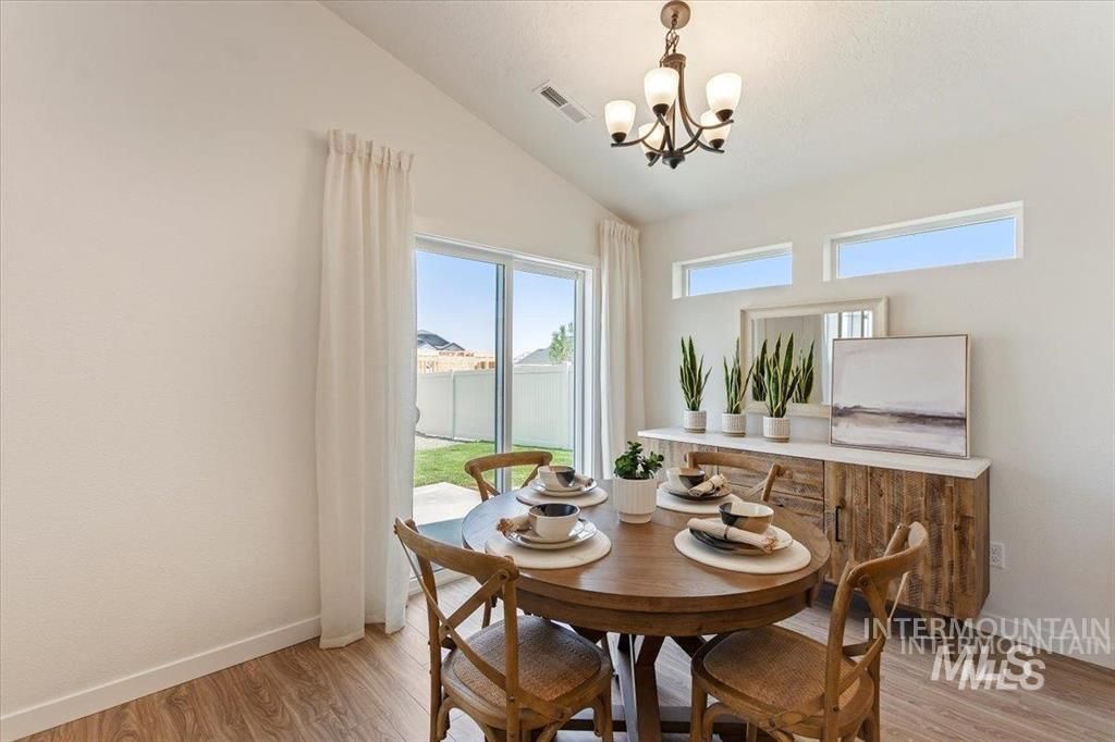 Photo of 1582 SW Silverstone Ave, Mountain Home, ID 83647 (MLS # 98966901)