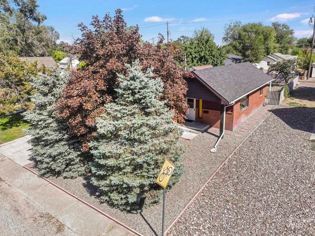 Photo of 170 Jackson Street, Twin Falls, ID 83301 (MLS # 98961892)