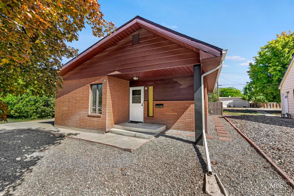 Photo of 170 Jackson Street, Twin Falls, ID 83301 (MLS # 98961892)