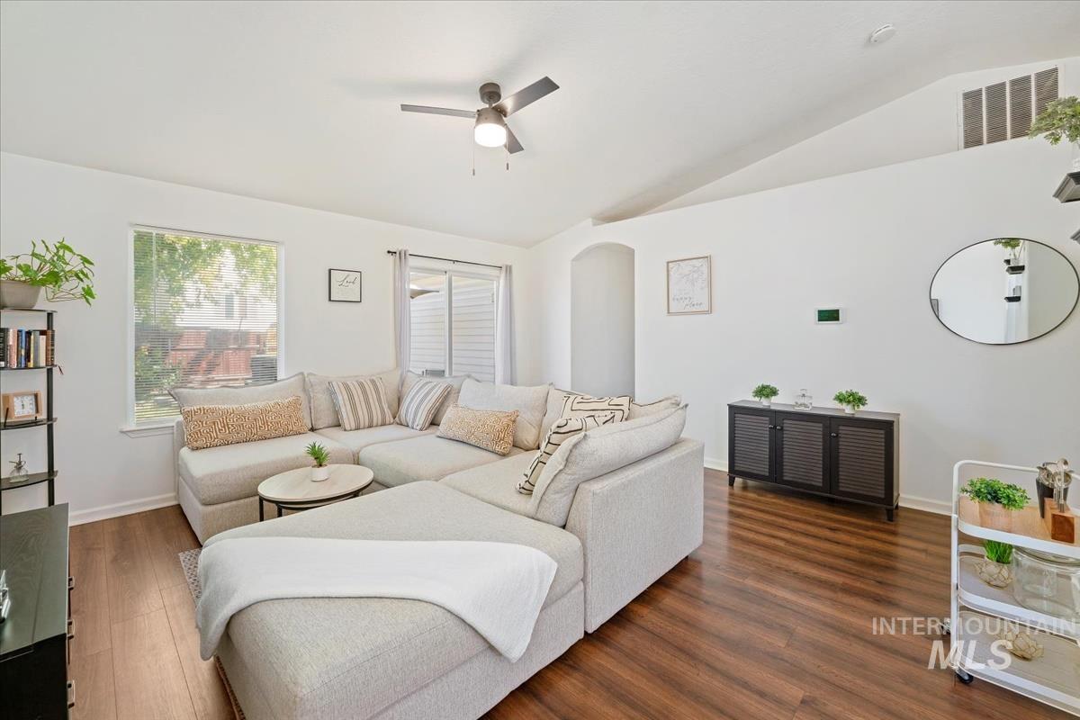 1916 W Havenwood Ave