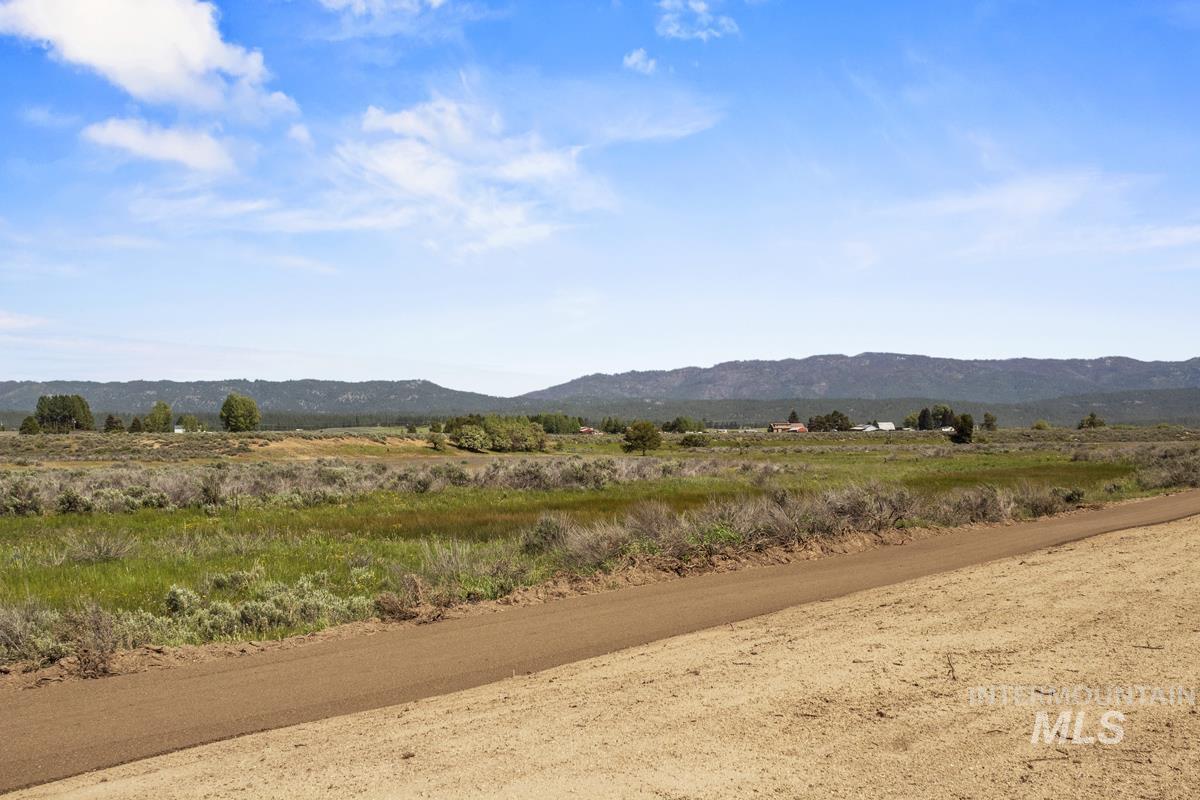 L8 B2 River Bank Drive