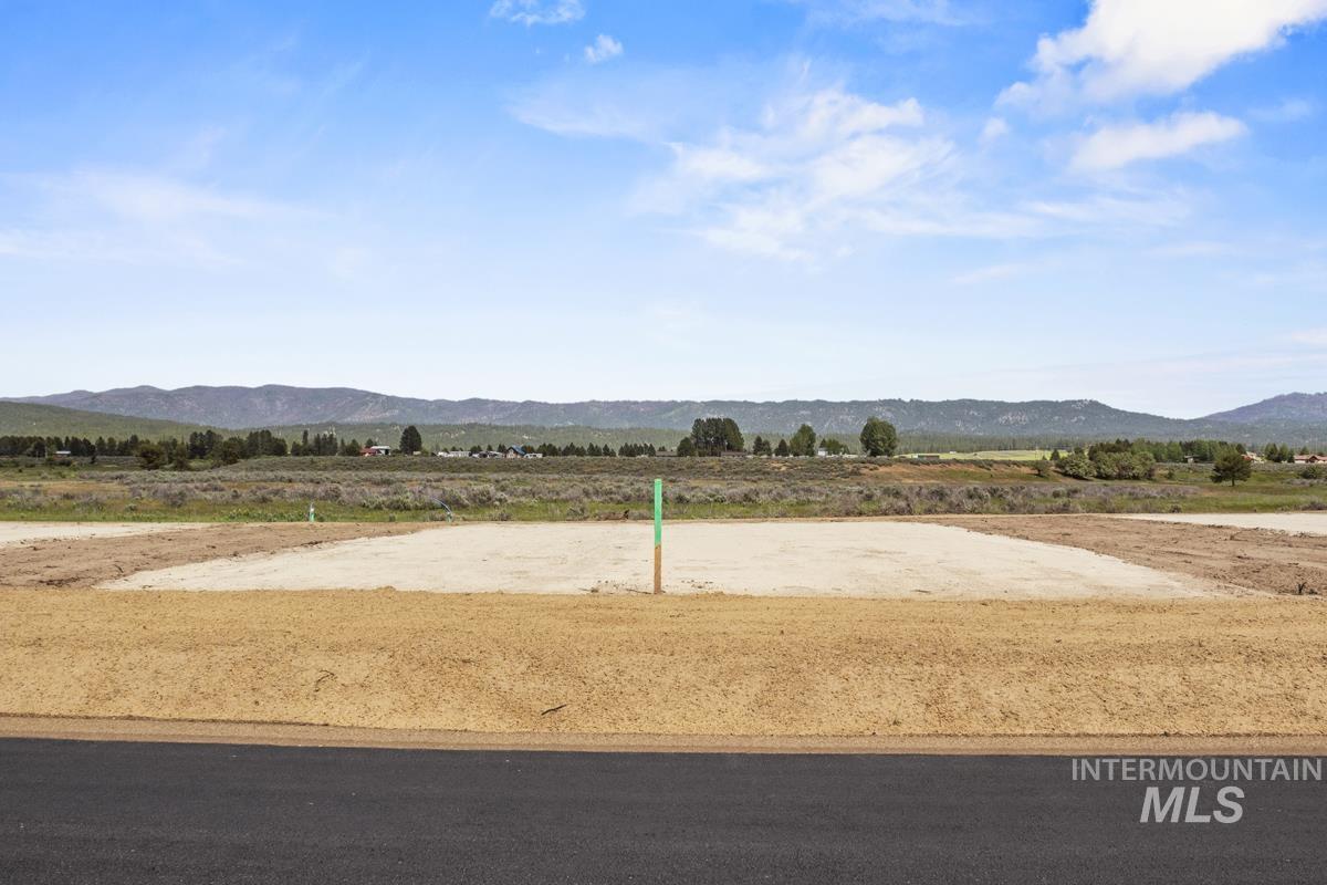 L8 B2 River Bank Drive