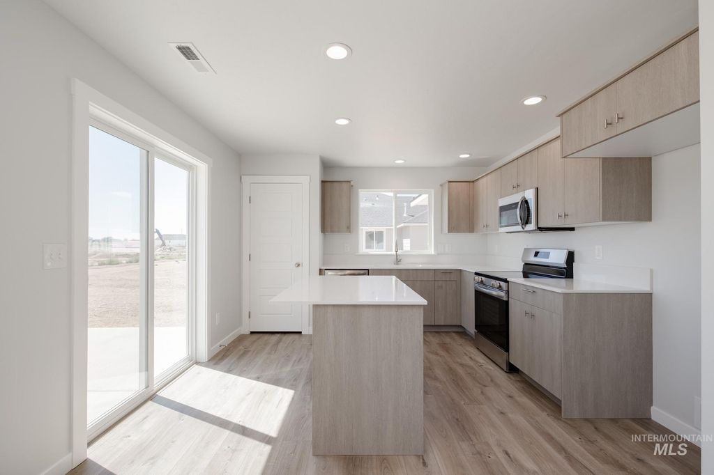 Photo of 17763 N Hugh Glass Way, Nampa, ID 83687 (MLS # 98976263)