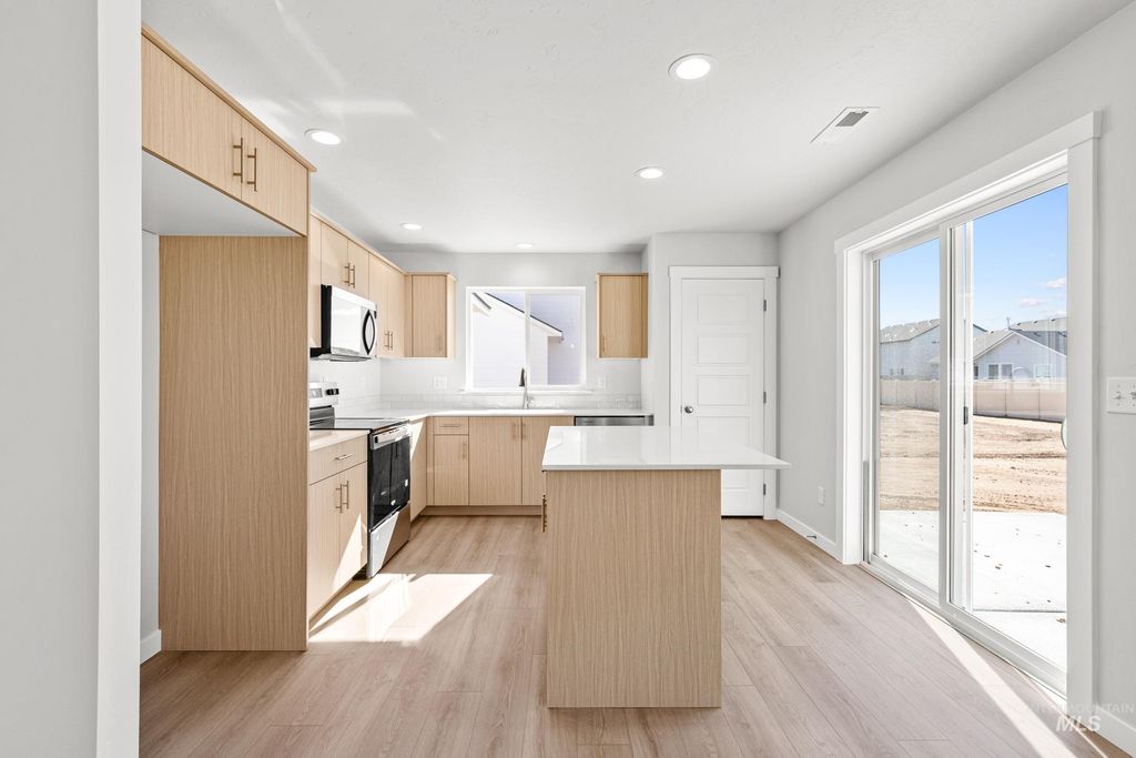 Photo of 17763 N Hugh Glass Way, Nampa, ID 83687 (MLS # 98976263)