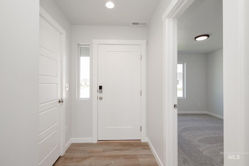 Photo of 17763 N Hugh Glass Way, Nampa, ID 83687 (MLS # 98976263)