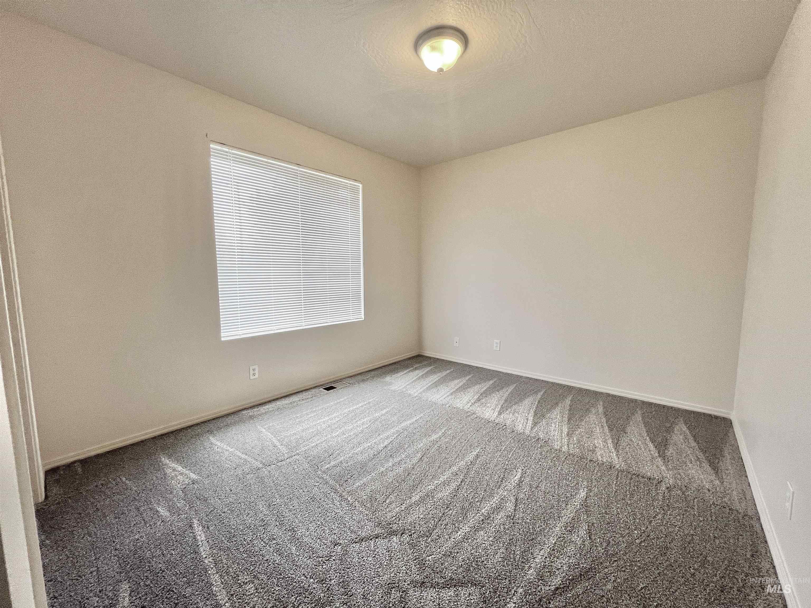 Ontario, Oregon 97914, United States, 2 Bedrooms Bedrooms, ,2 BathroomsBathrooms,Residential,Active,98650