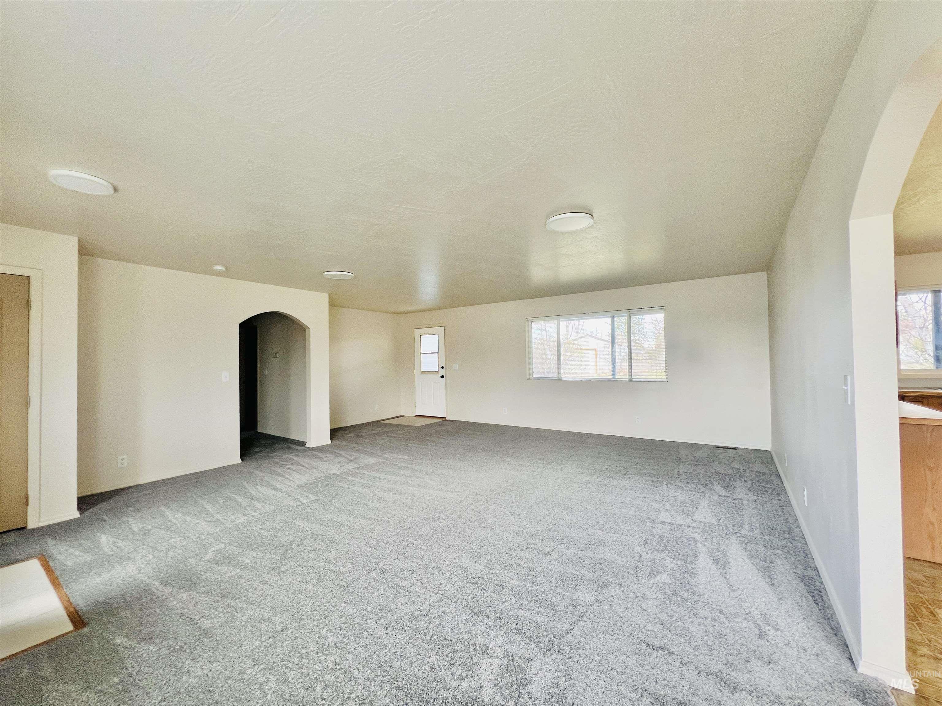 Ontario, Oregon 97914, United States, 2 Bedrooms Bedrooms, ,2 BathroomsBathrooms,Residential,Active,98650