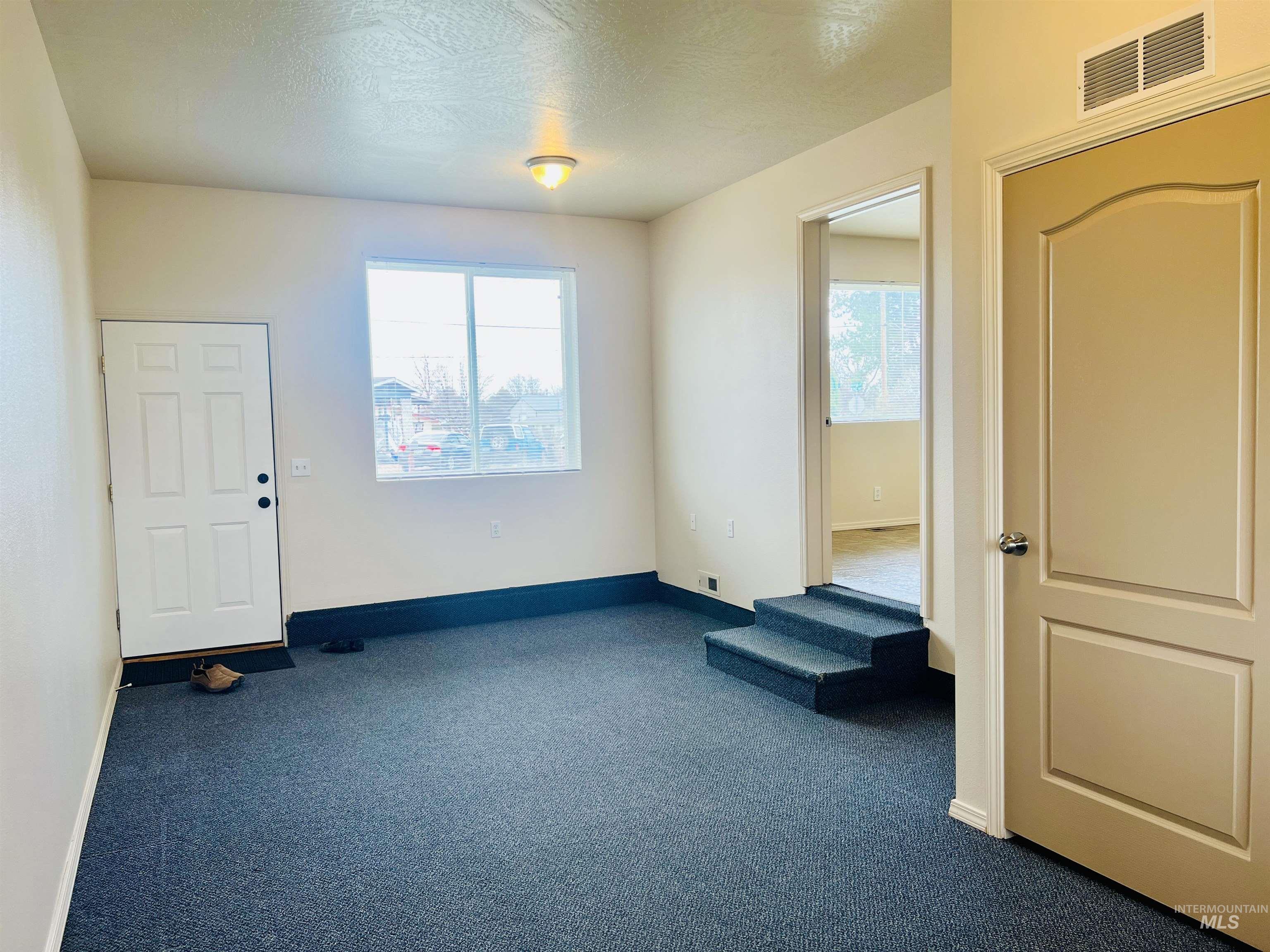 Ontario, Oregon 97914, United States, 2 Bedrooms Bedrooms, ,2 BathroomsBathrooms,Residential,Active,98650