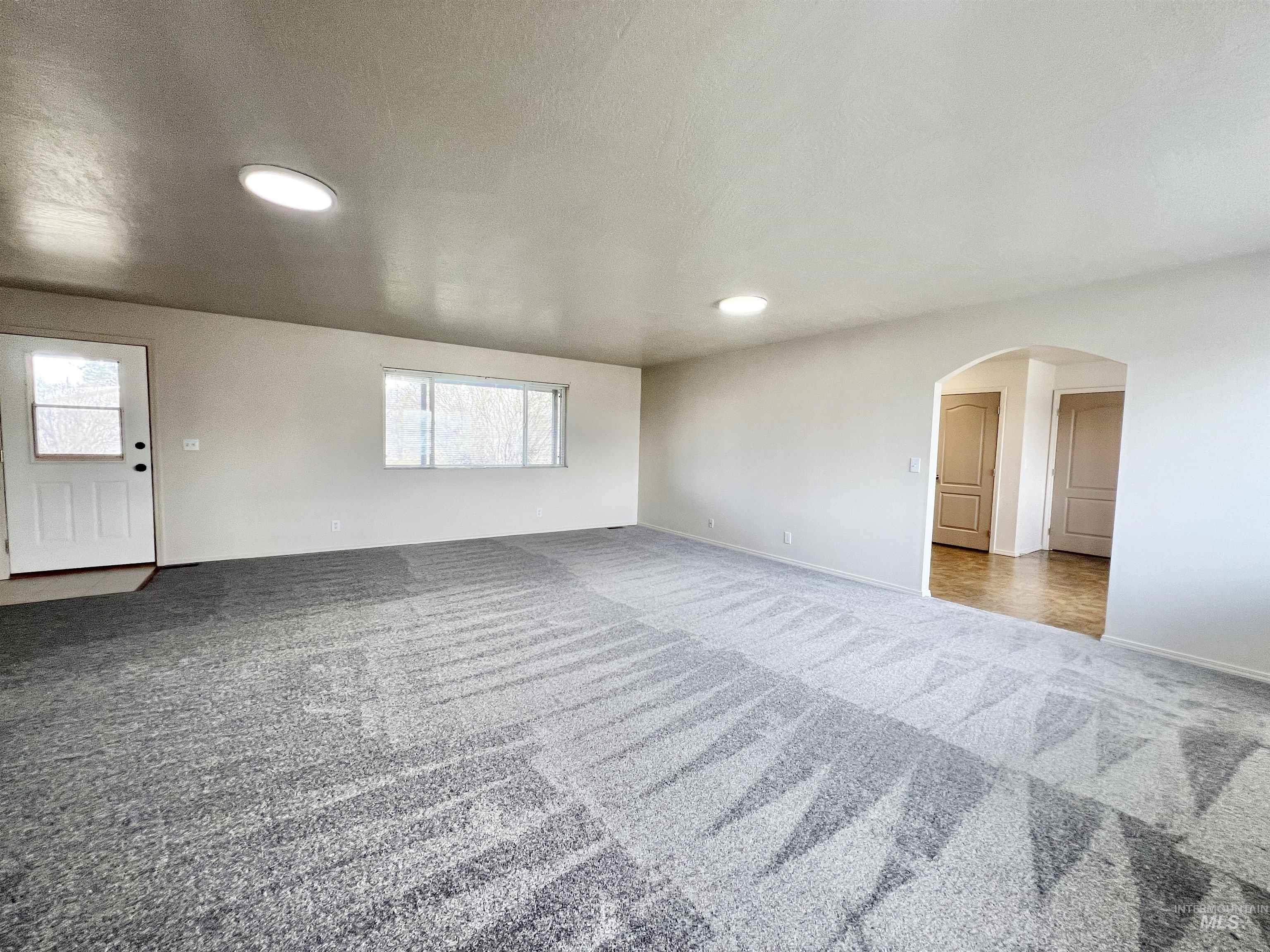 Ontario, Oregon 97914, United States, 2 Bedrooms Bedrooms, ,2 BathroomsBathrooms,Residential,Active,98650