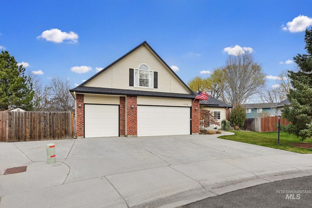 Photo of 4276 W Campfire Ct, Meridian, ID 83646 (MLS # 98977301)