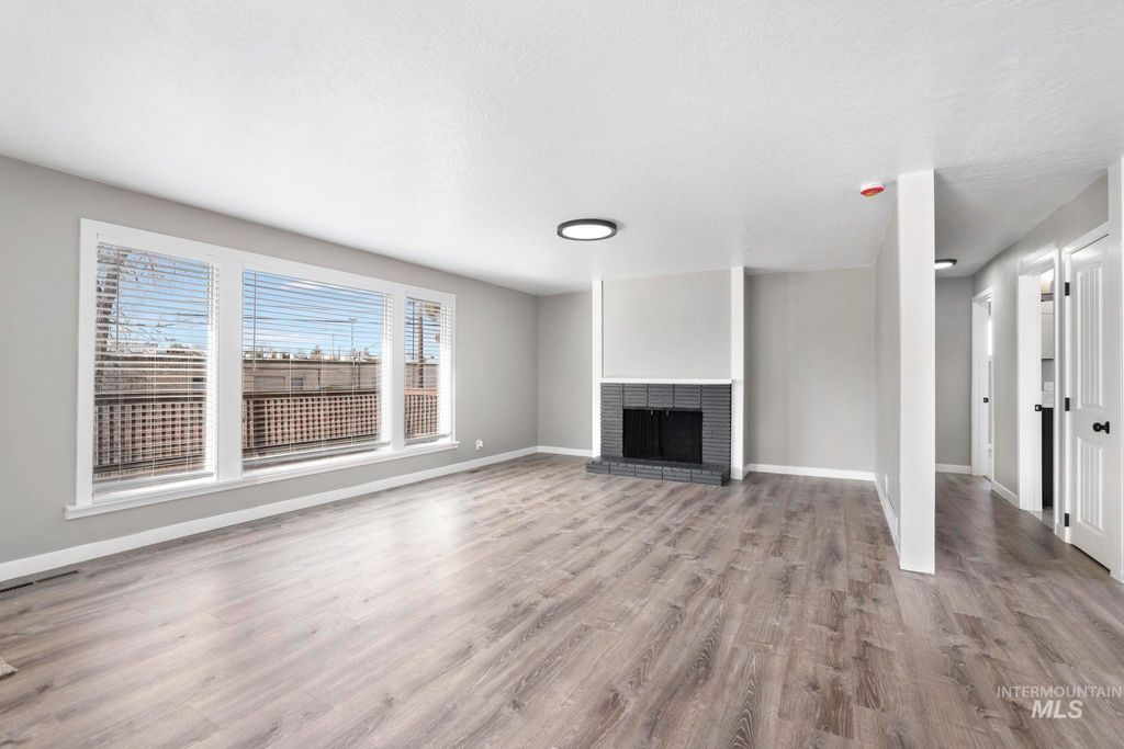 Photo of 1302 Fremont Drive, Twin Falls, ID 83301 (MLS # 98978209)