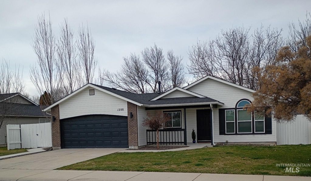 Photo of 1288 E Sothesby St, Meridian, ID 83642 (MLS # 98978018)