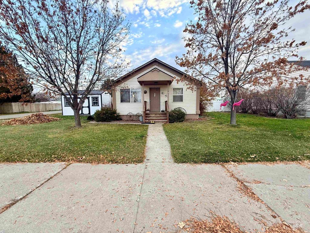 Photo of 603 Main St, Filer, ID 83328 (MLS # 98968070)