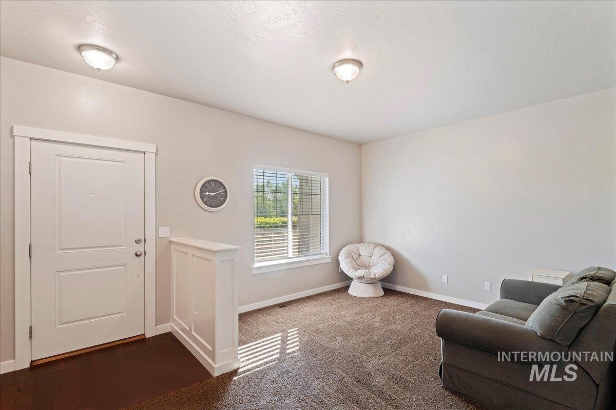 401 E Joshua Tree Dr