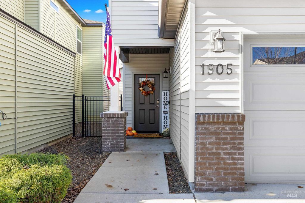 Photo of 1905 N Chandra Ave, Meridian, ID 83646 (MLS # 98968677)