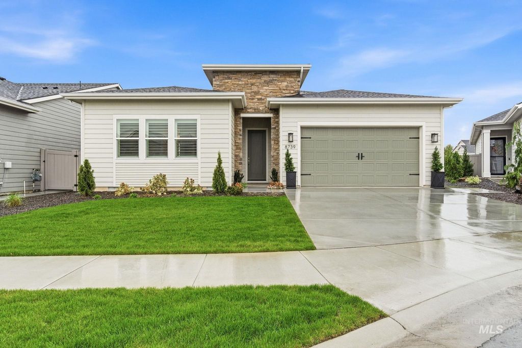 Photo of 8739 W Pickett Creek St, Star, ID 83669 (MLS # 98983455)